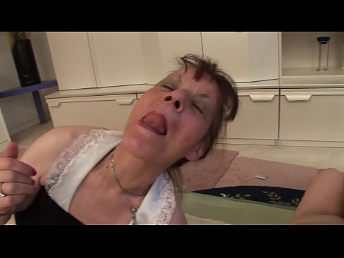 ❤️ Zwei Großmütter und ein Großvater haben einen Dreier ️ Porn video bei de.taxiporec.top
